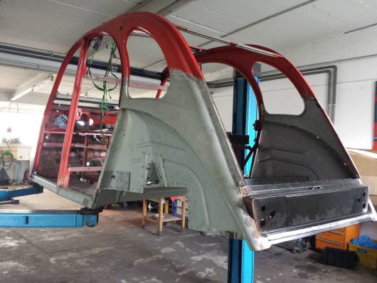2CV Karosserie fachgerecht instand gesetzt